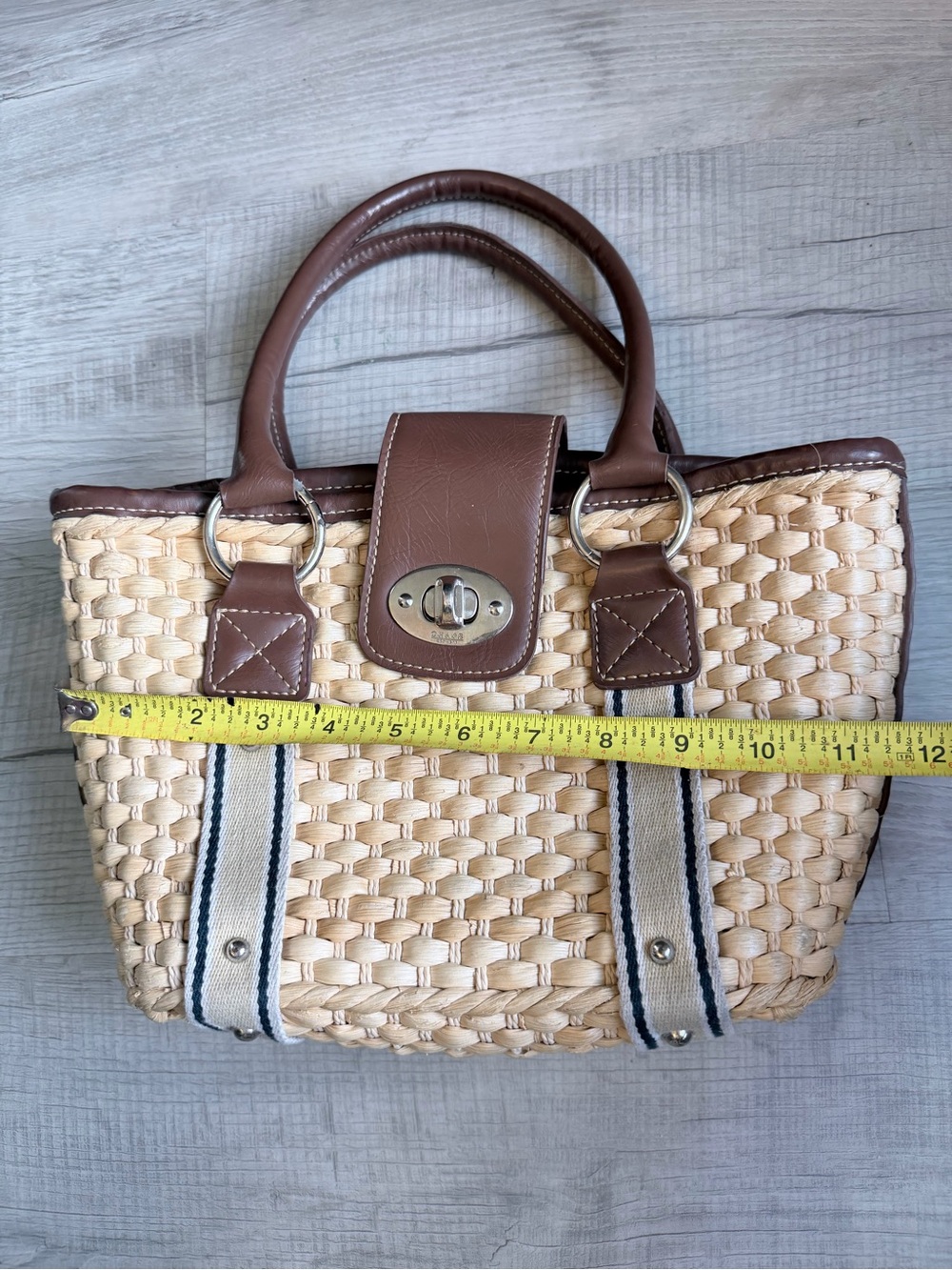 CHAPS Woven Straw Leather Shoulder Bag Brown Turn Lock Boho Coastal - Picture 9 of 10